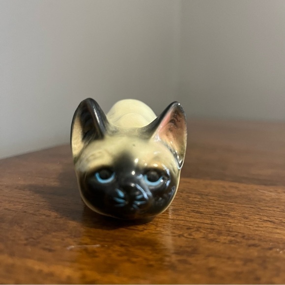 Enesco Other - Vintage Enesco Ceramic Crouching Siamese Cat
Figurine 4.5"